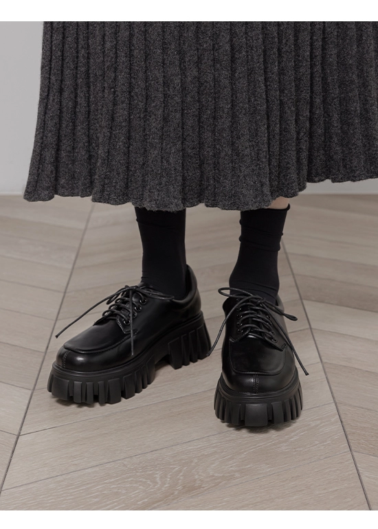 摩登少女．輕量鋸齒底綁帶德比鞋 時尚黑